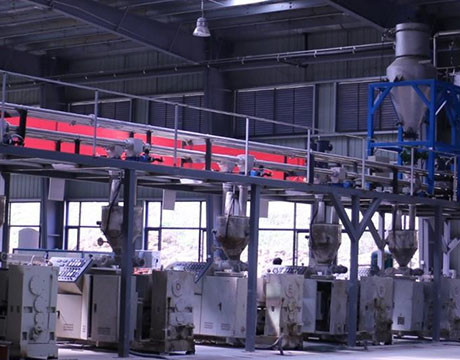 Máquina de alimentación transportadora automática del extrusor del sistema del transportador de cadena del tubo